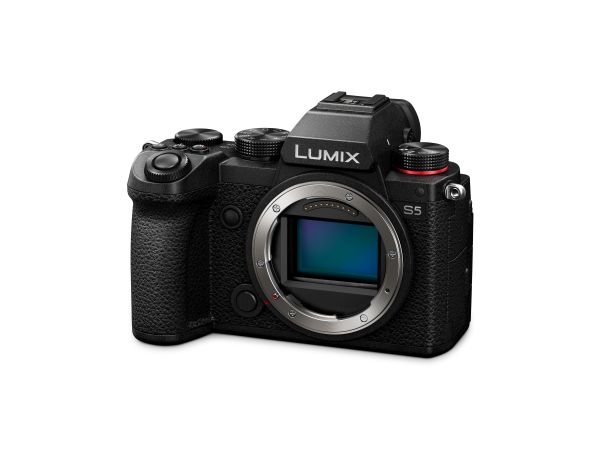 Panasonic Lumix DC-S5KE-K mit 20-60/3,5-5,6