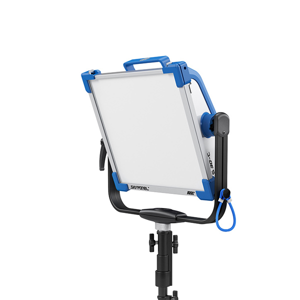 ARRI SkyPanel S30-C MAN blue/silver Schuko